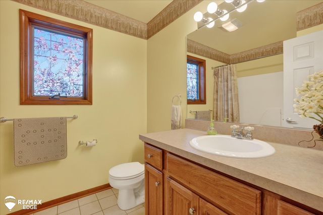 819 Village Drive, Davison, MI 48423