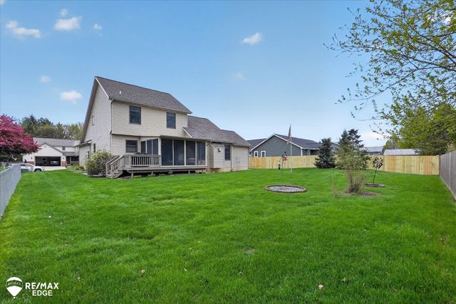 819 Village Drive, Davison, MI 48423