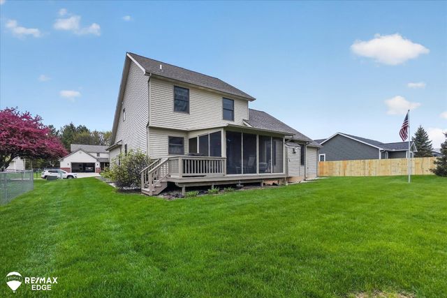 819 Village Drive, Davison, MI 48423