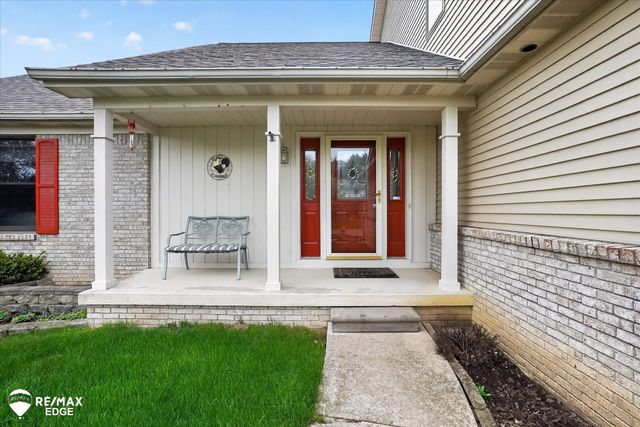 819 Village Drive, Davison, MI 48423