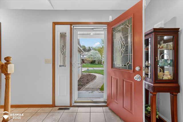 819 Village Drive, Davison, MI 48423