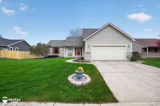 819 Village Drive, Davison, MI 48423