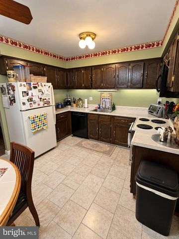 6340 HARDIN RD, Bensalem, PA 19020