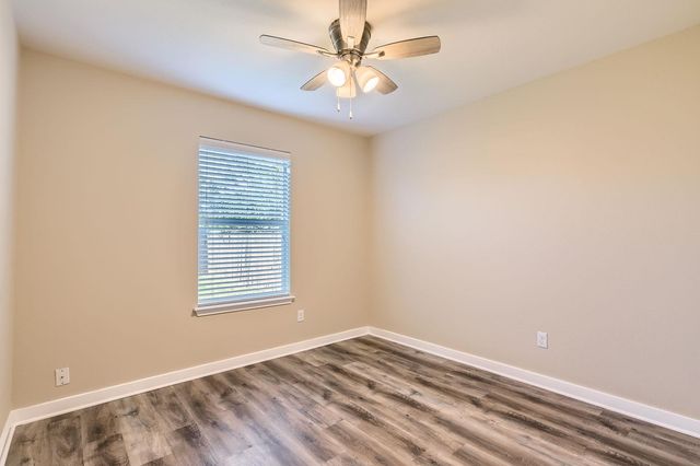 132 Hillhouse LN, Manchaca, TX 78652