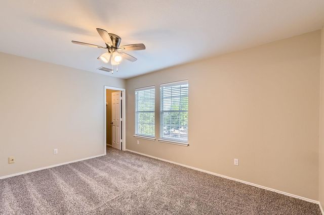 132 Hillhouse LN, Manchaca, TX 78652