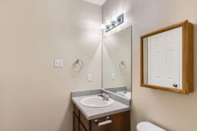 132 Hillhouse LN, Manchaca, TX 78652