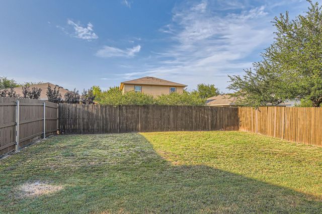 132 Hillhouse LN, Manchaca, TX 78652