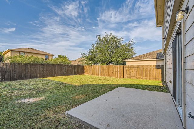 132 Hillhouse LN, Manchaca, TX 78652