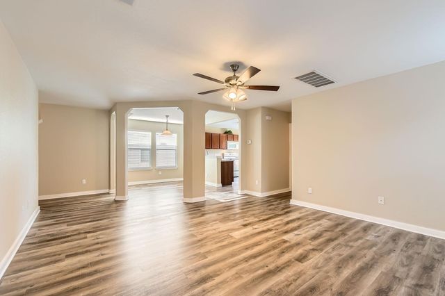 132 Hillhouse LN, Manchaca, TX 78652