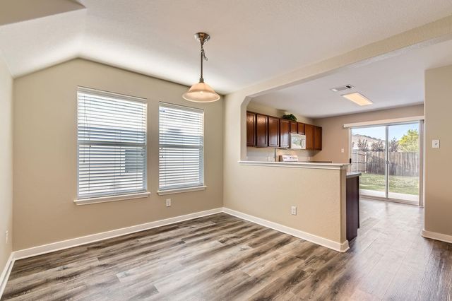 132 Hillhouse LN, Manchaca, TX 78652