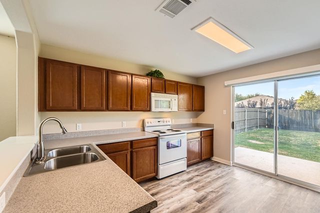 132 Hillhouse LN, Manchaca, TX 78652
