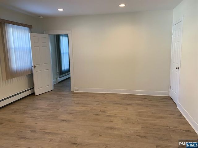 634 Mountain Avenue C, Twp Of Washington, NJ 07676