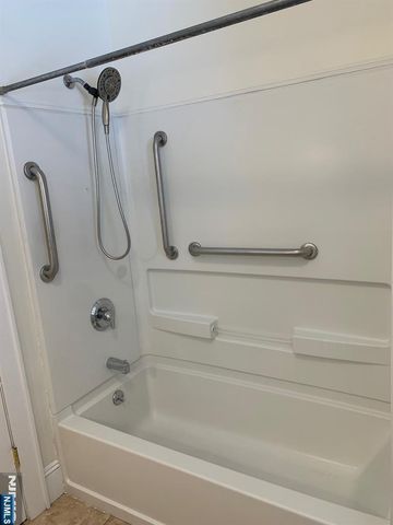 634 Mountain Avenue C, Twp Of Washington, NJ 07676