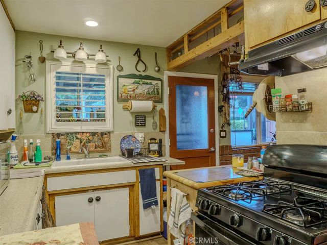 9413 Garfield, Riverside, CA 92503