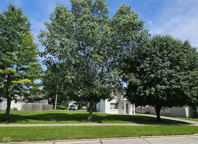 215 N Center Street, Plainfield, IN 46168
