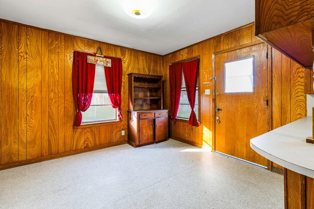 205 Commerce Street N, Madisonville, TX 77864