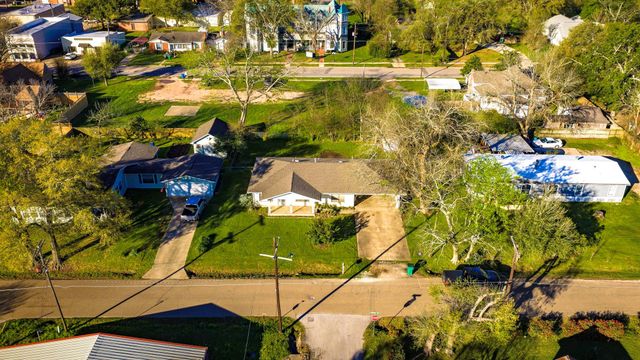 205 Commerce Street N, Madisonville, TX 77864