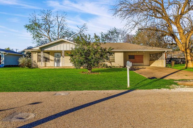 205 Commerce Street N, Madisonville, TX 77864