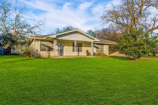 205 Commerce Street N, Madisonville, TX 77864