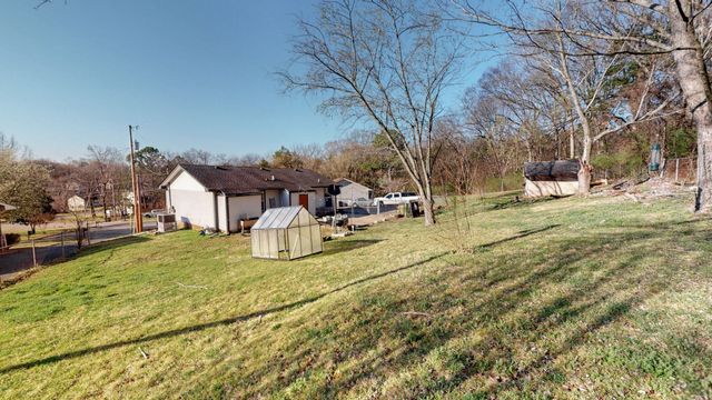 108 Oakwood Ct, Hendersonville, TN 37075