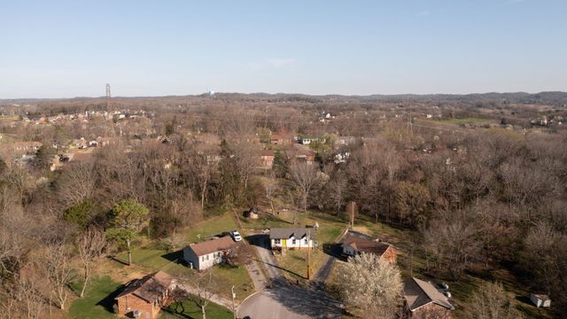 108 Oakwood Ct, Hendersonville, TN 37075