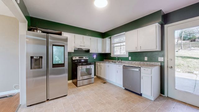 108 Oakwood Ct, Hendersonville, TN 37075