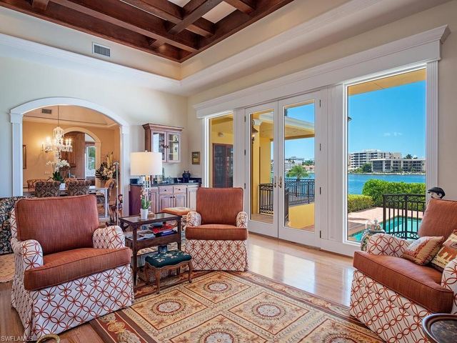 303 CUDDY CT, Naples, FL 34103