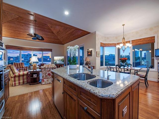 303 CUDDY CT, Naples, FL 34103