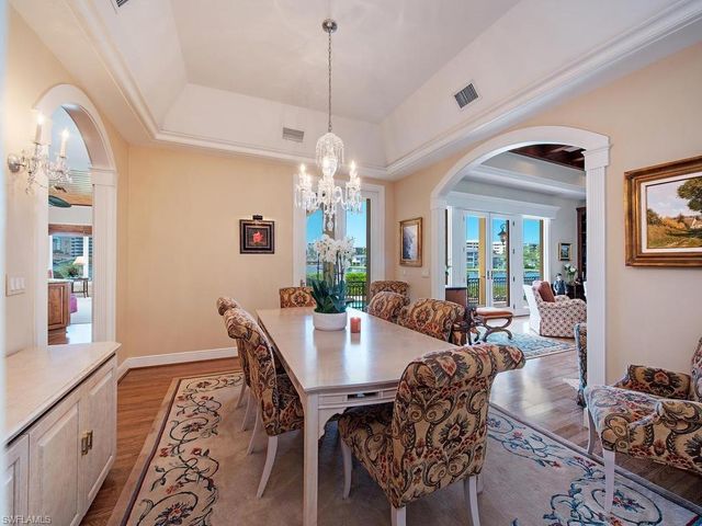 303 CUDDY CT, Naples, FL 34103