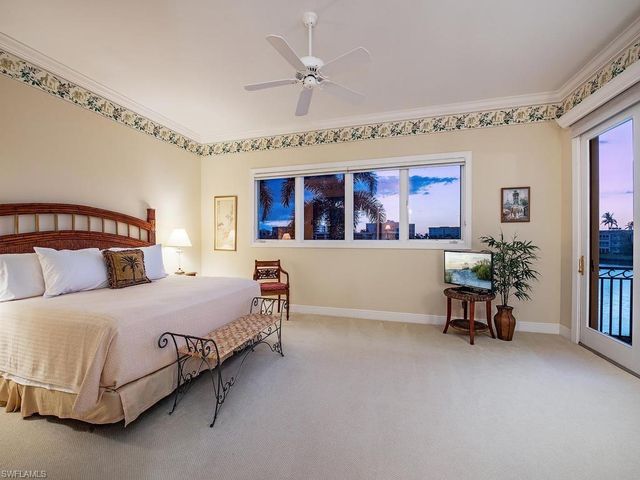 303 CUDDY CT, Naples, FL 34103