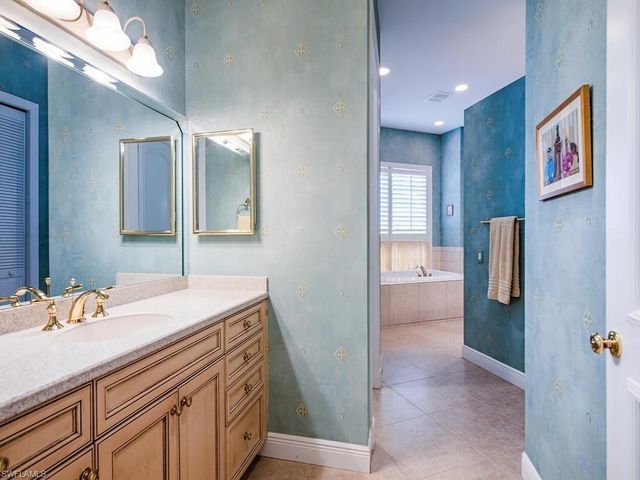 303 CUDDY CT, Naples, FL 34103
