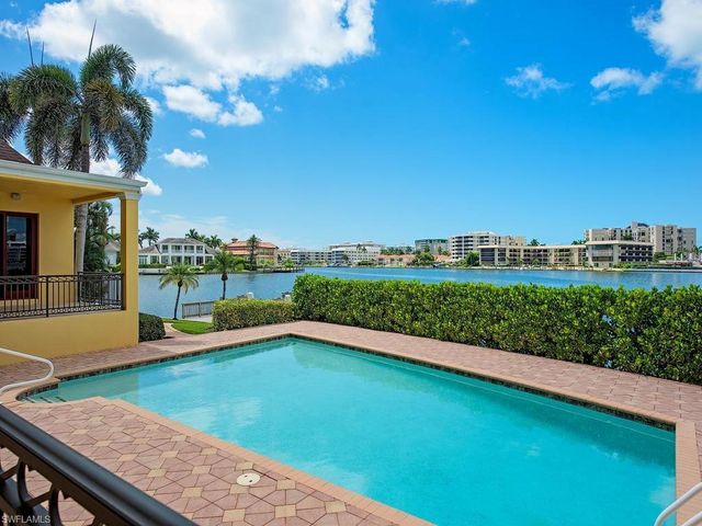 303 CUDDY CT, Naples, FL 34103