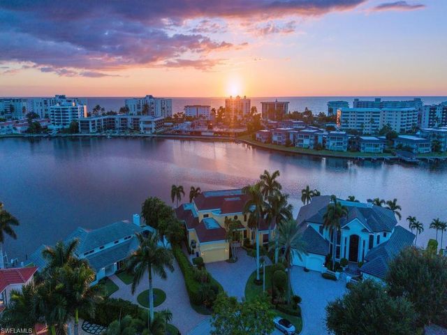 303 CUDDY CT, Naples, FL 34103