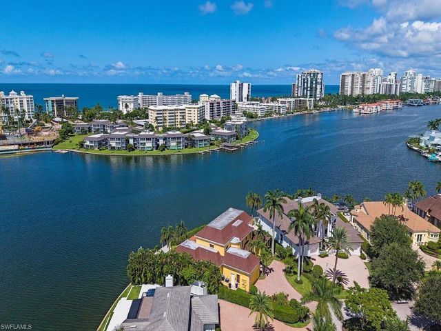 303 CUDDY CT, Naples, FL 34103