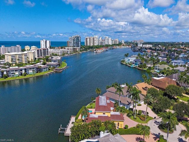 303 CUDDY CT, Naples, FL 34103