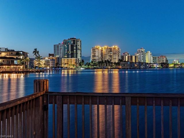 303 CUDDY CT, Naples, FL 34103