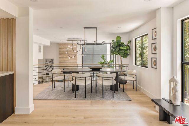 N West Knoll Drive, West Hollywood, CA 90069