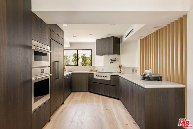 N West Knoll Drive, West Hollywood, CA 90069
