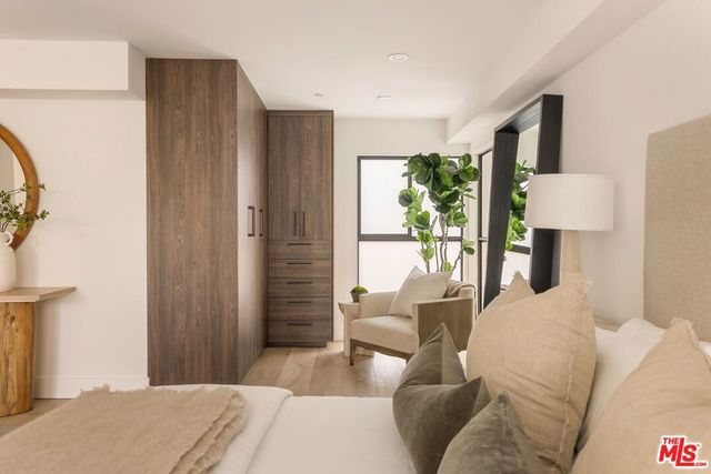 N West Knoll Drive, West Hollywood, CA 90069