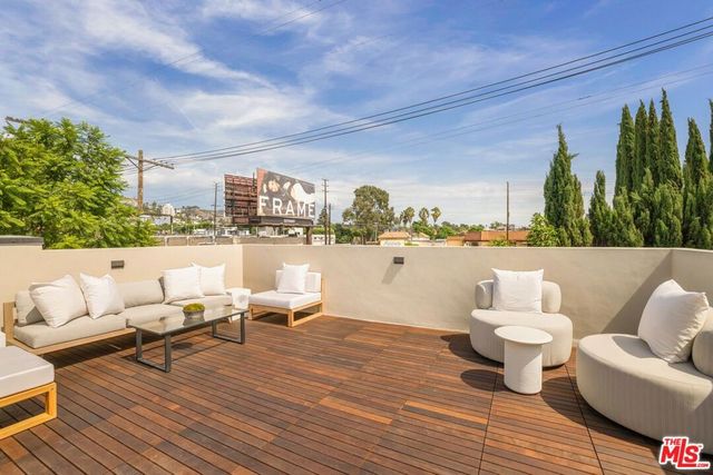 N West Knoll Drive, West Hollywood, CA 90069