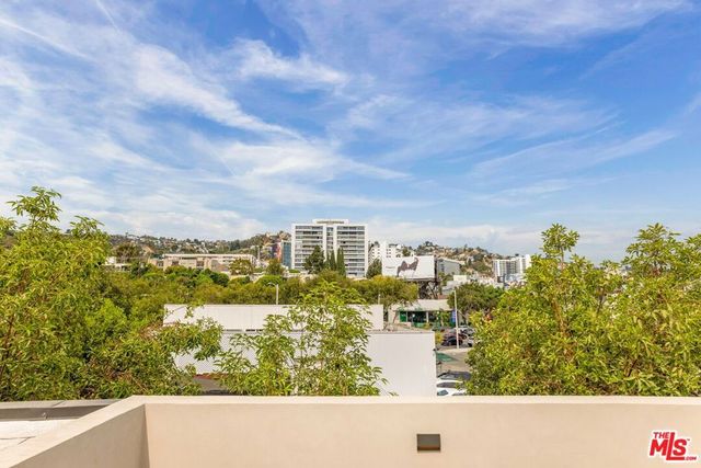 N West Knoll Drive, West Hollywood, CA 90069