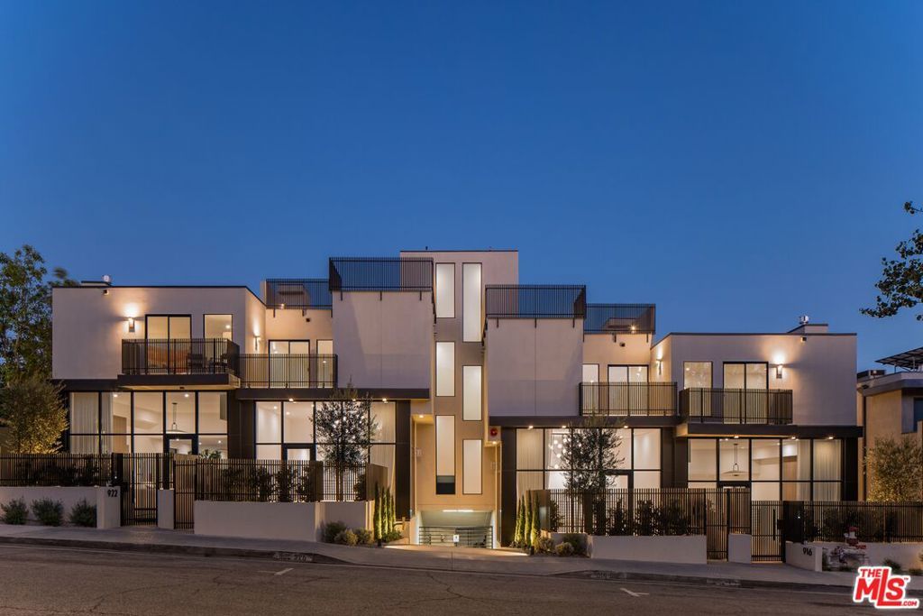 N West Knoll Drive, West Hollywood, CA 90069