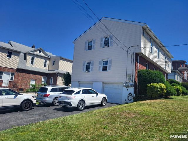 207 8th Street 2F, Palisades Park, NJ 07650