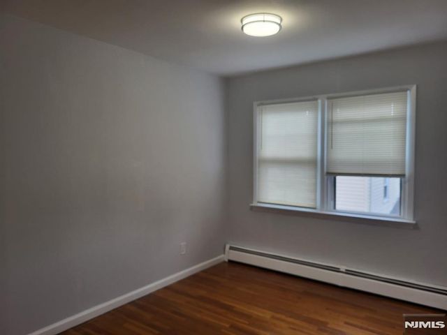 207 8th Street 2F, Palisades Park, NJ 07650