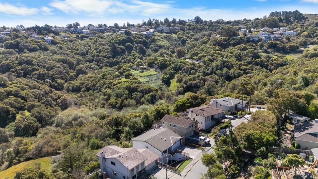 Image 27 of property listing at 4112 Marsten Avenue, Belmont, CA 94002