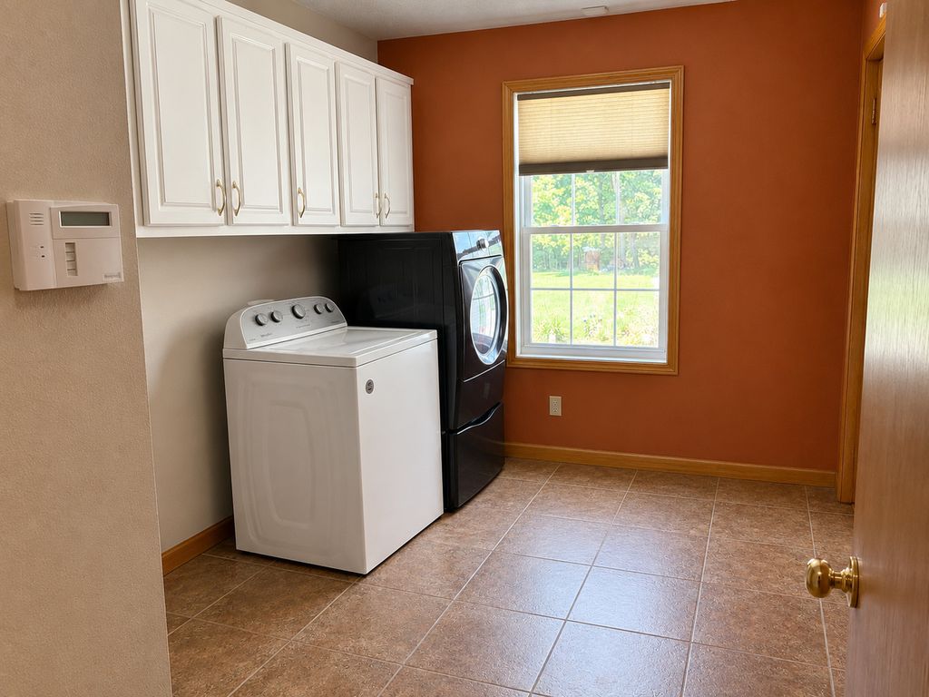 Image 12 of property listing at 18205 Irvington Road, Centralia, IL 62801