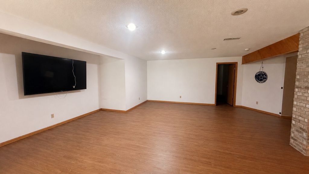 Image 14 of property listing at 18205 Irvington Road, Centralia, IL 62801