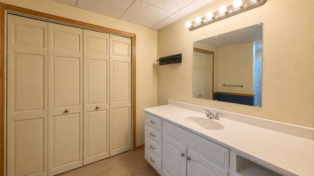 Image 16 of property listing at 18205 Irvington Road, Centralia, IL 62801