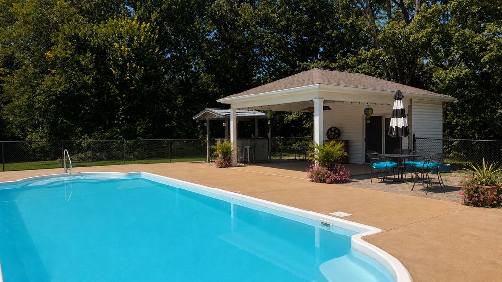 Image 19 of property listing at 18205 Irvington Road, Centralia, IL 62801