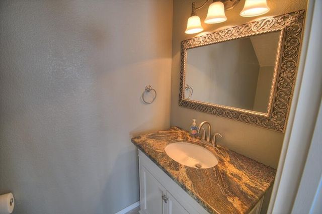 4704 Spring Vale Road NW, Albuquerque, NM 87114
